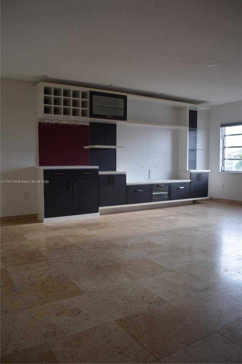 Small Image of 1020 94TH ST #402, Bay Harbor Islands Number 3