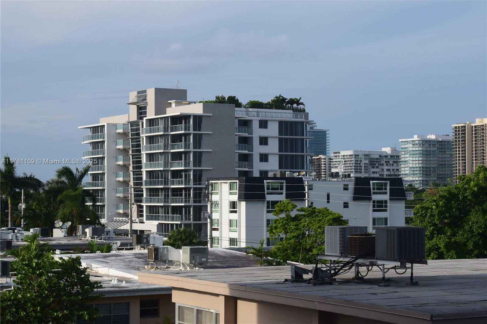 Small Image of 1020 94TH ST #402, Bay Harbor Islands Number 36