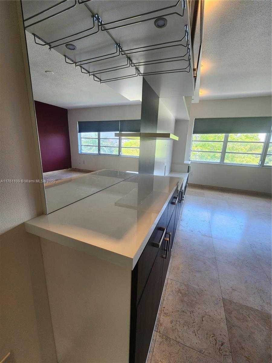 Small Image of 1020 94TH ST #402, Bay Harbor Islands Number 38
