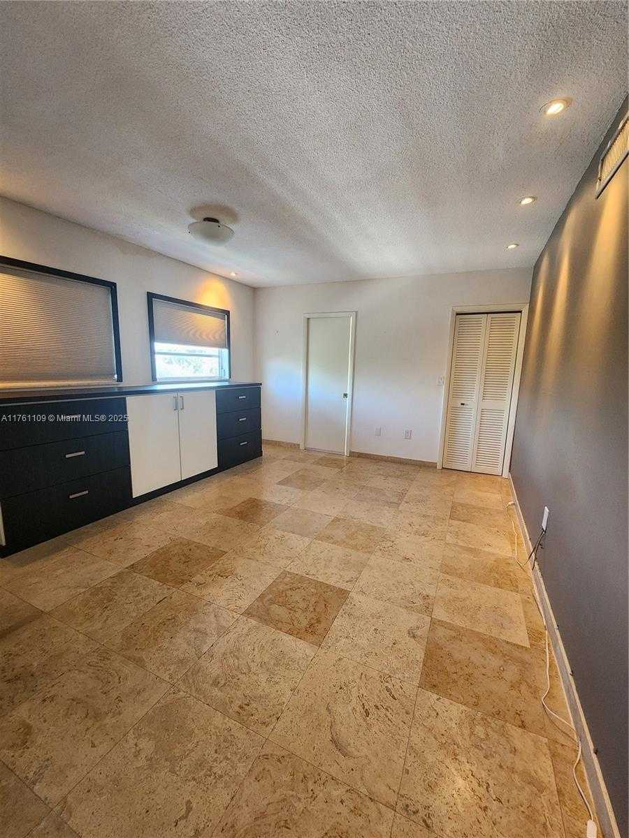 Small Image of 1020 94TH ST #402, Bay Harbor Islands Number 42