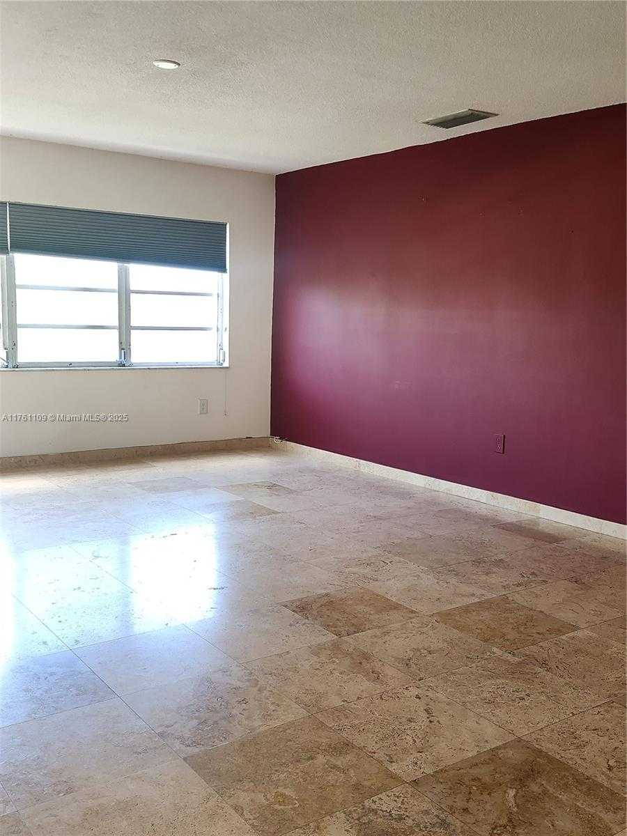 Small Image of 1020 94TH ST #402, Bay Harbor Islands Number 5
