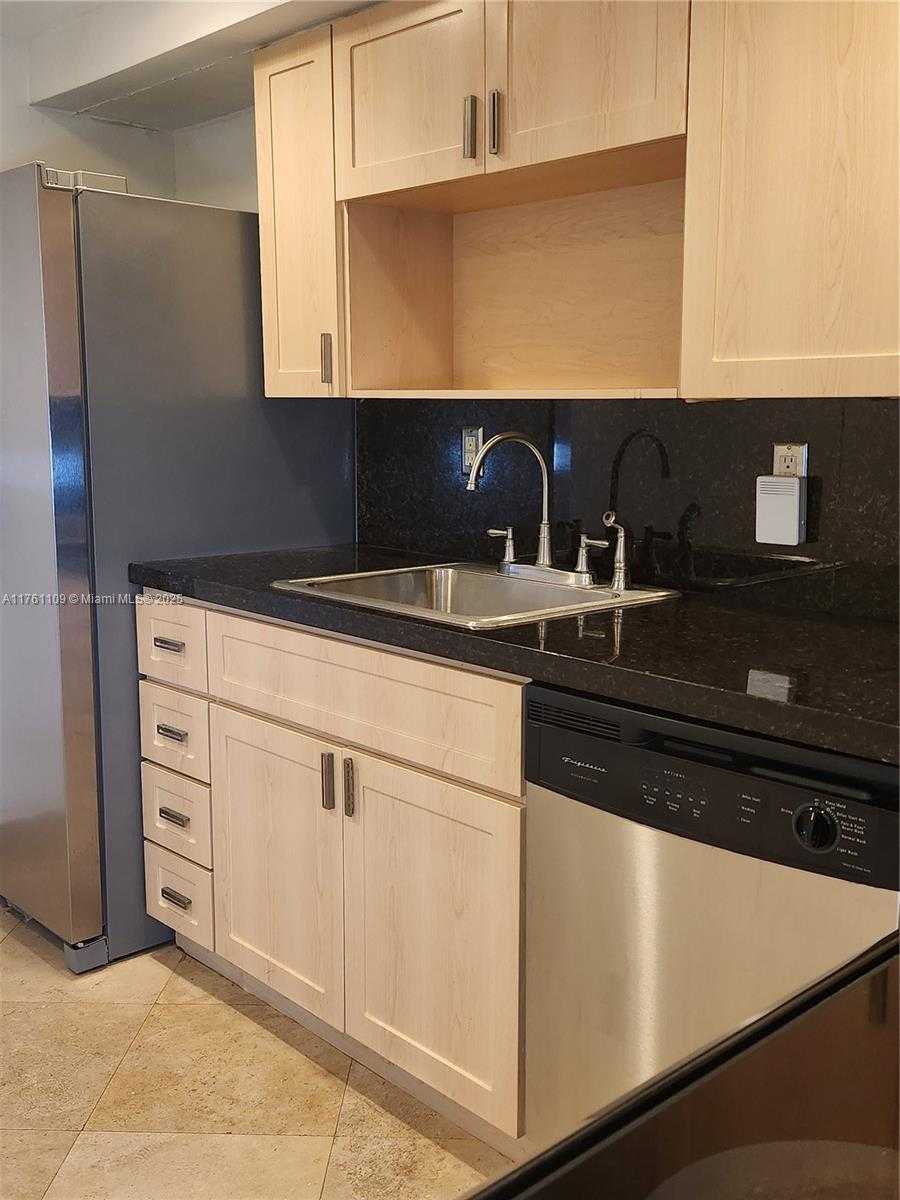Small Image of 1020 94TH ST #402, Bay Harbor Islands Number 50