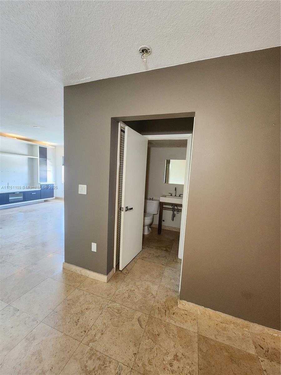 Small Image of 1020 94TH ST #402, Bay Harbor Islands Number 8