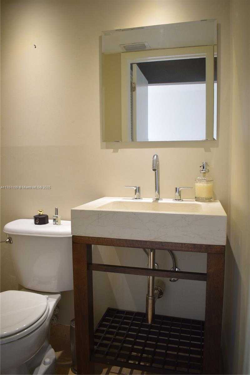 Small Image of 1020 94TH ST #402, Bay Harbor Islands Number 9