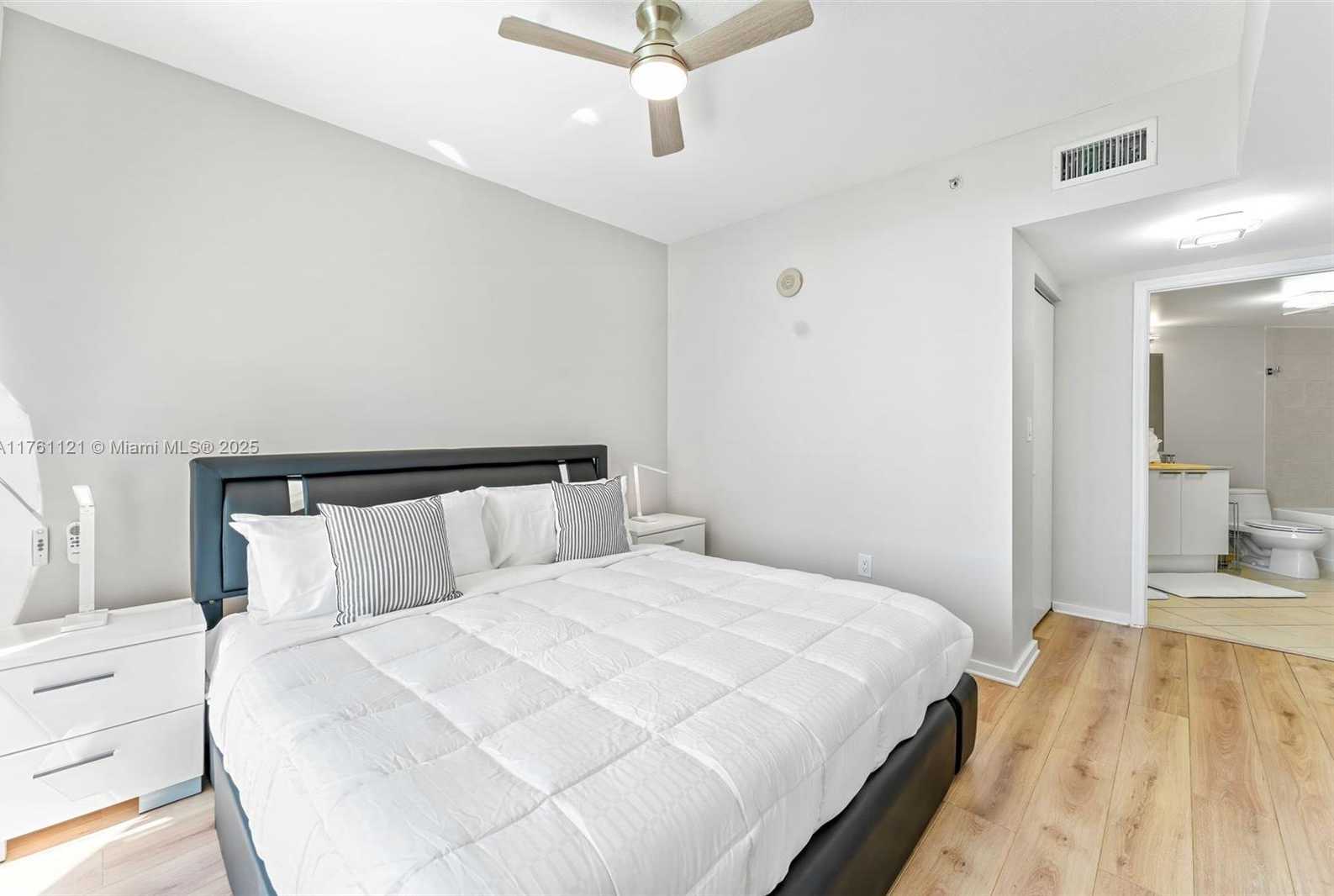 Small Image of 16699 COLLINS AVE #2810, Sunny Isles Beach Number 12
