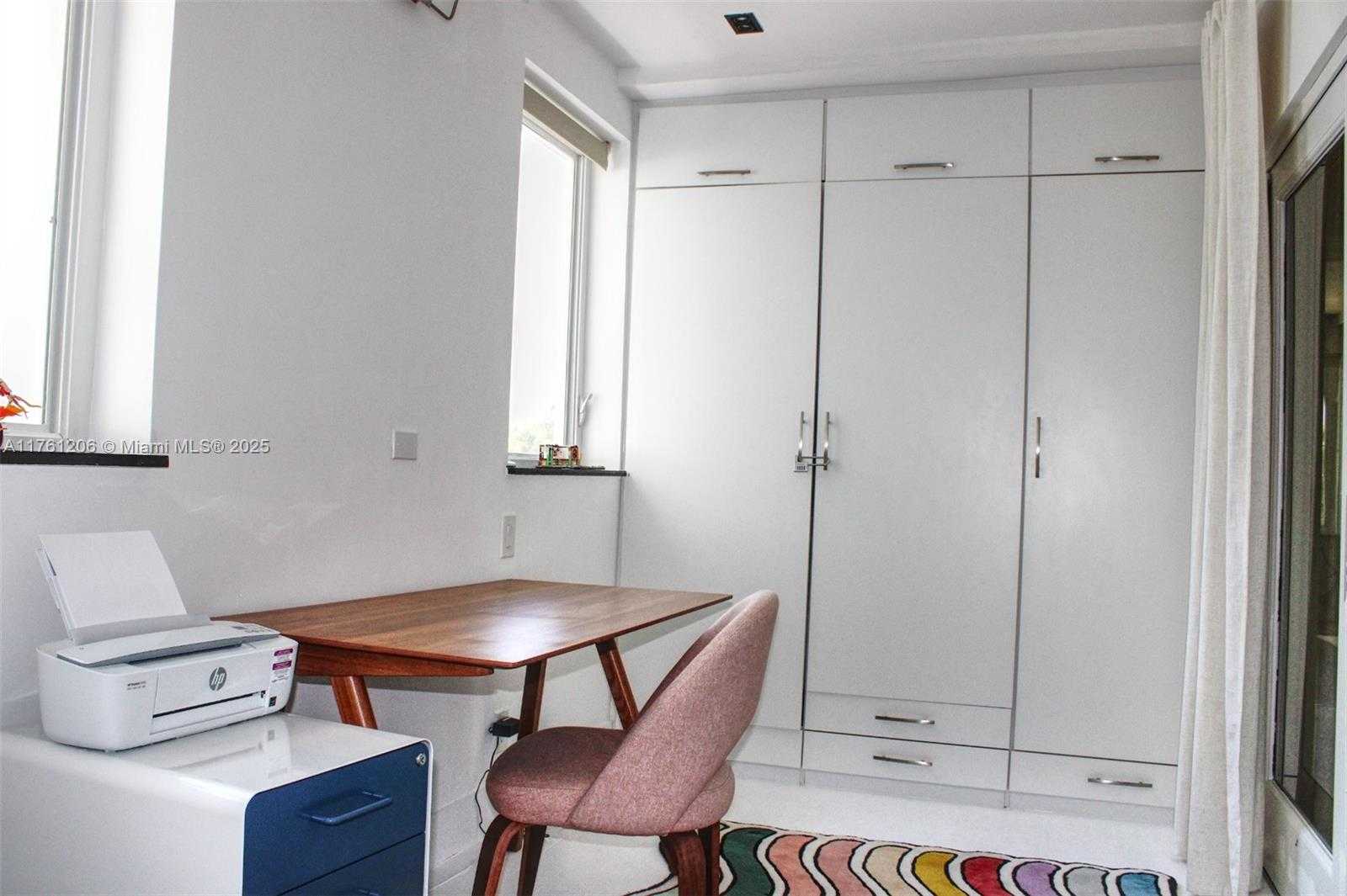 Small Image of 4710 PINE TREE DR #49, Miami Beach Number 14