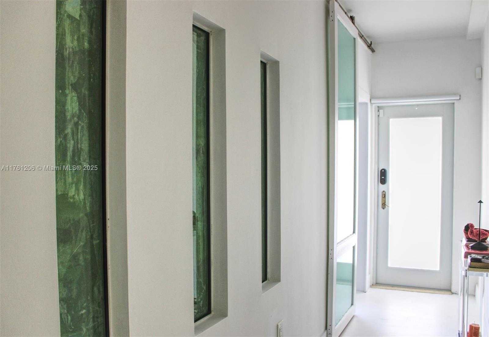 Small Image of 4710 PINE TREE DR #49, Miami Beach Number 15