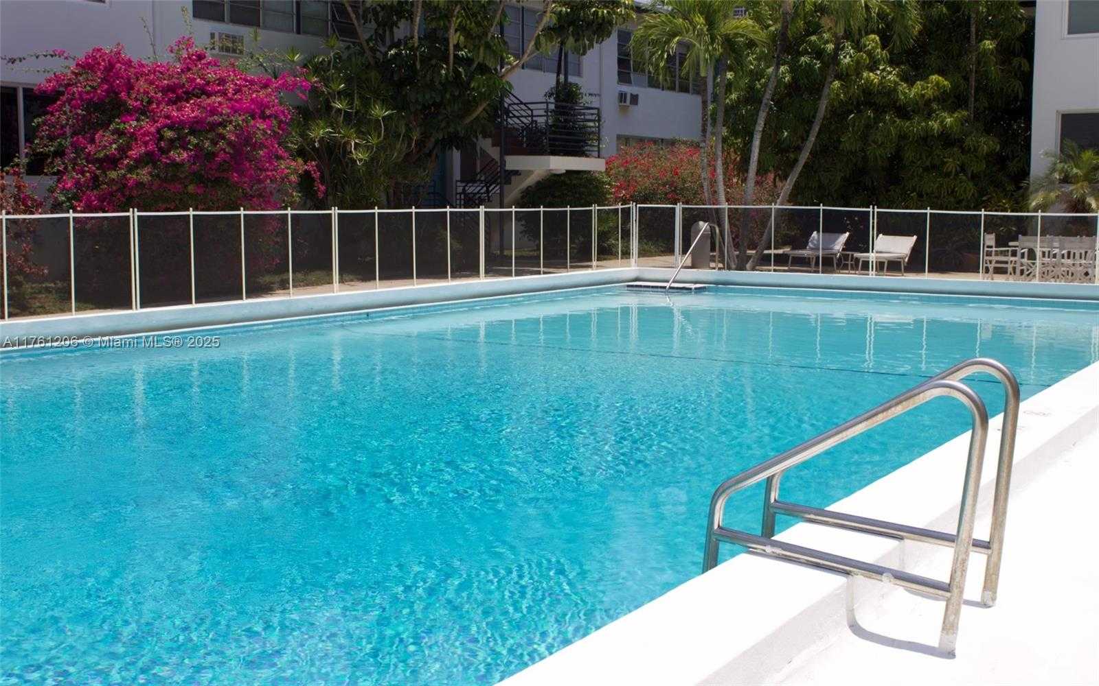 Small Image of 4710 PINE TREE DR #49, Miami Beach Number 28