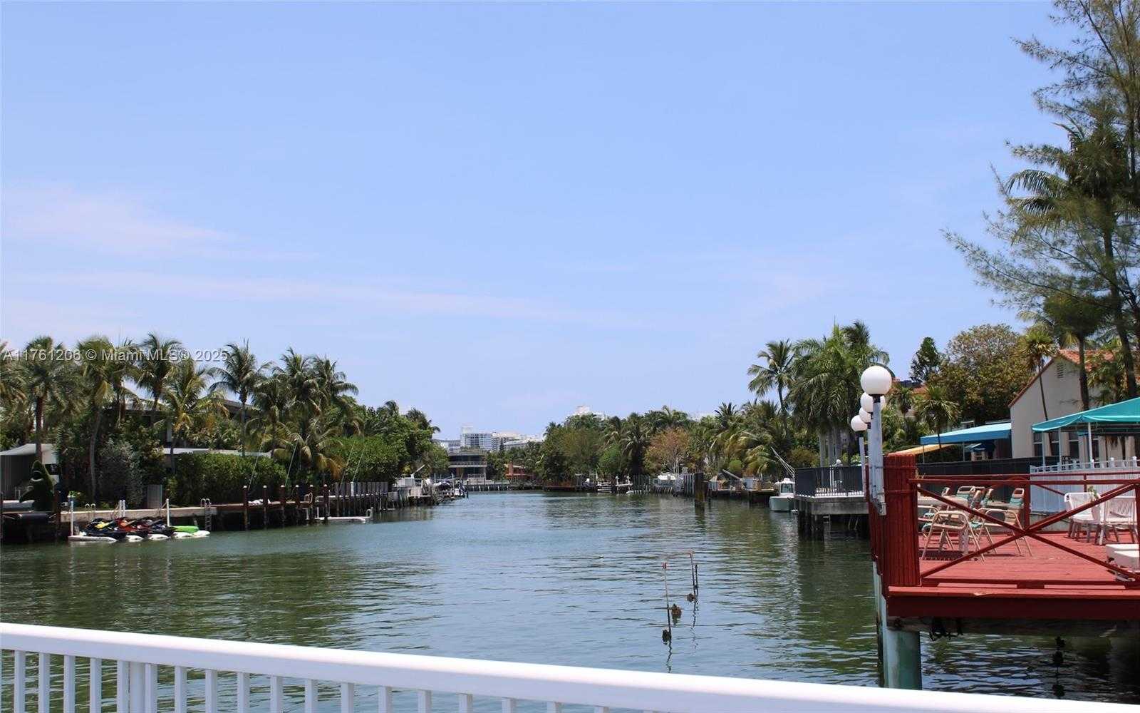 Small Image of 4710 PINE TREE DR #49, Miami Beach Number 30