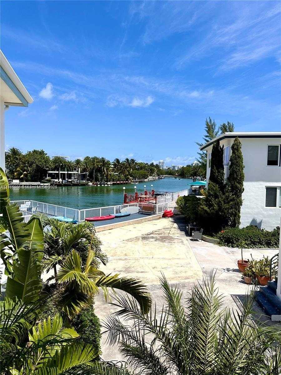 Small Image of 4710 PINE TREE DR #49, Miami Beach Number 34