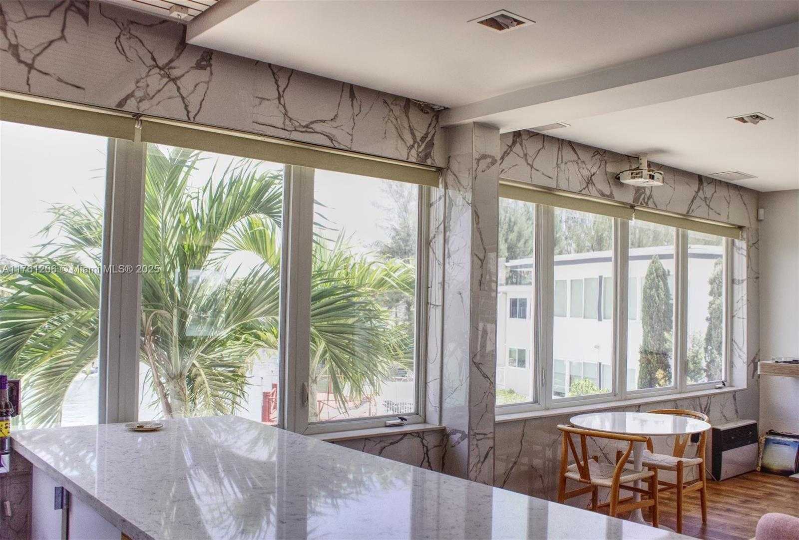Small Image of 4710 PINE TREE DR #49, Miami Beach Number 6