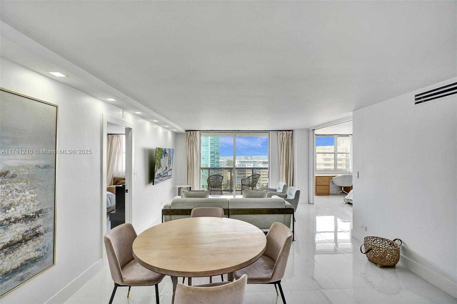 Small Image of 6039 COLLINS AVE #1736, Miami Beach Number 11