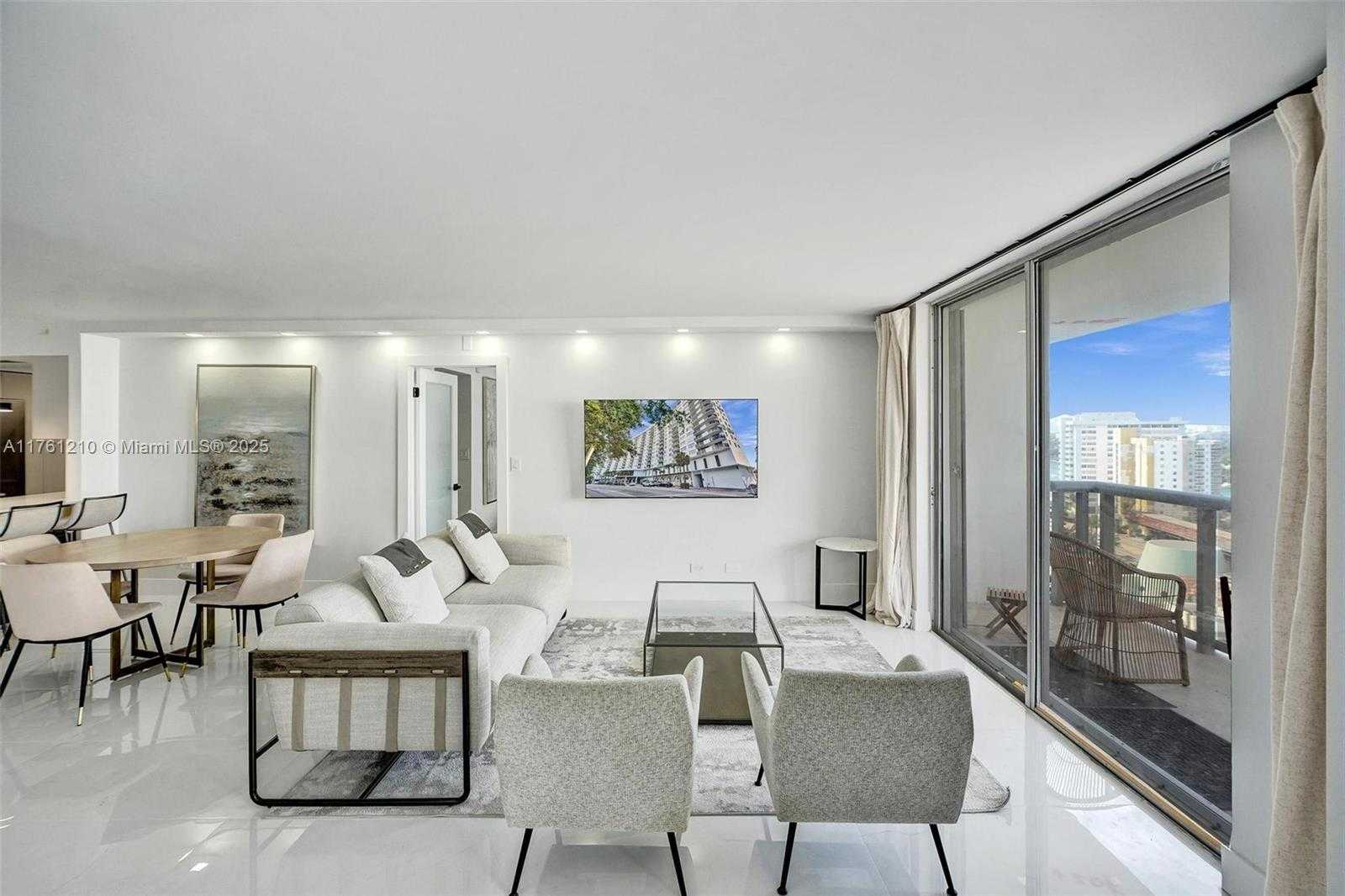 Small Image of 6039 COLLINS AVE #1736, Miami Beach Number 14