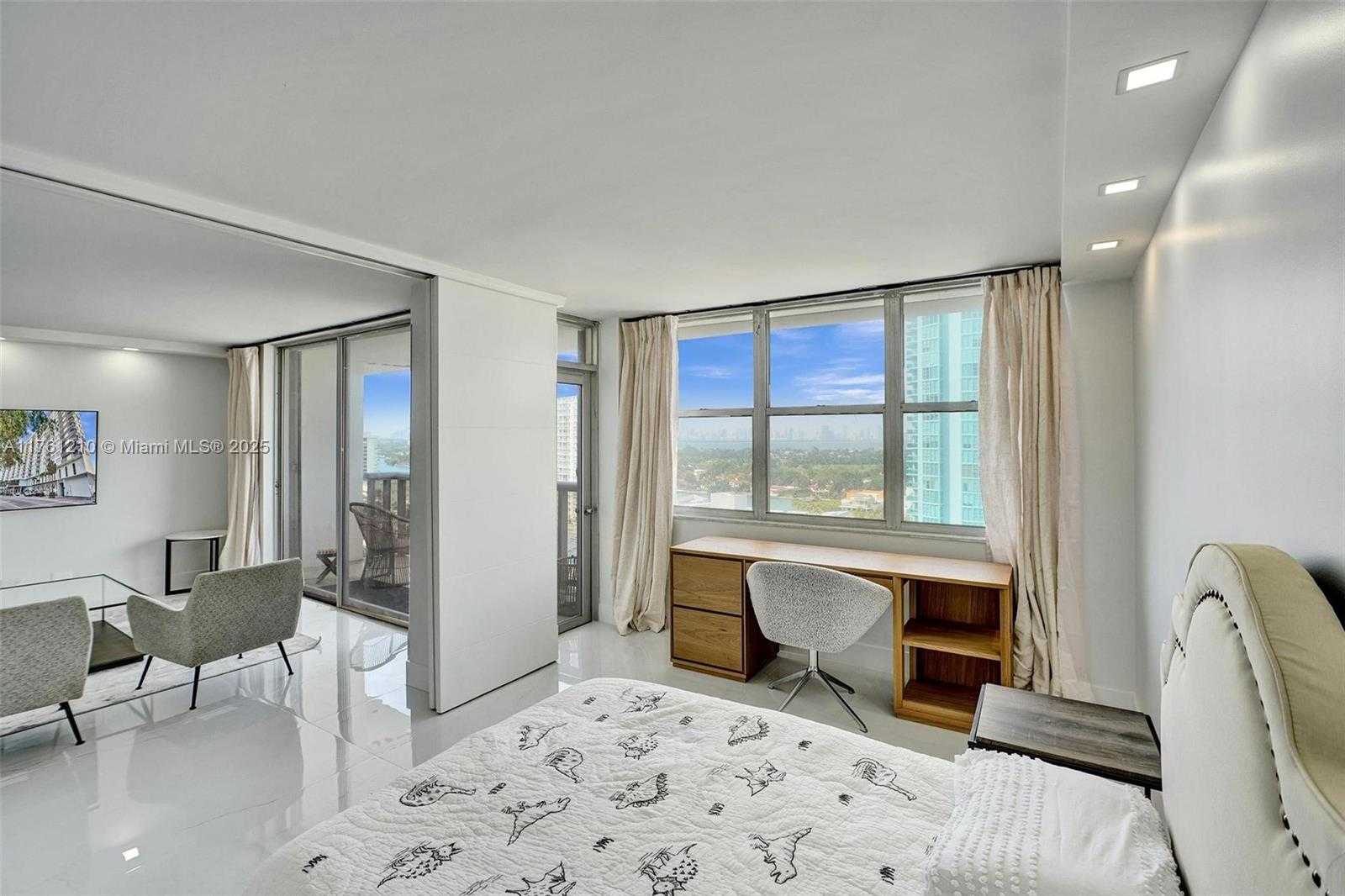 Small Image of 6039 COLLINS AVE #1736, Miami Beach Number 26