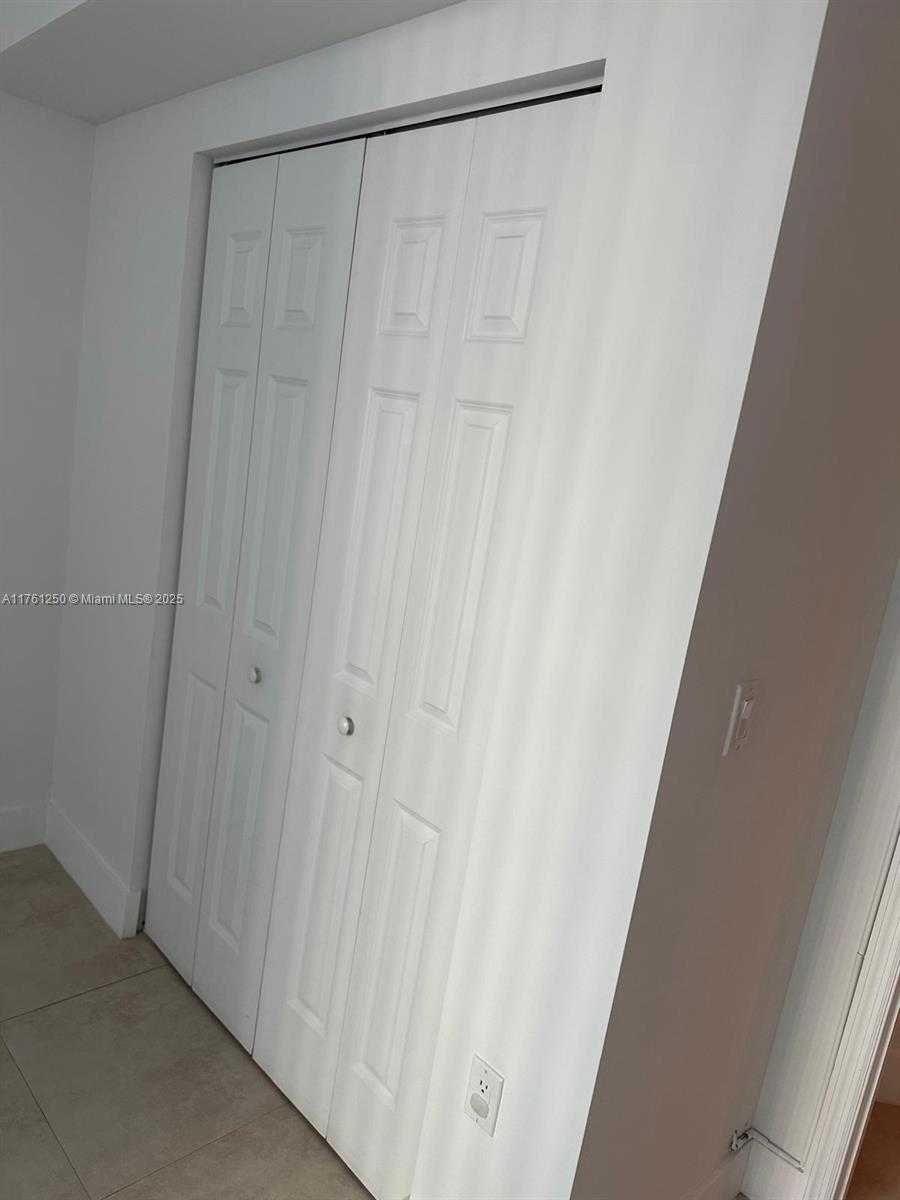 Small Image of 1745 EAST HALLANDALE BEACH BLVD #406W, Hallandale Beach Number 30