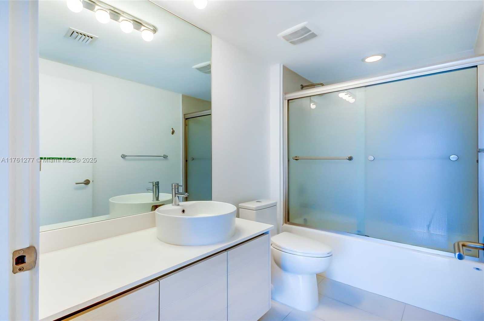 Small Image of 4250 BISCAYNE BLVD #918, Miami Number 22
