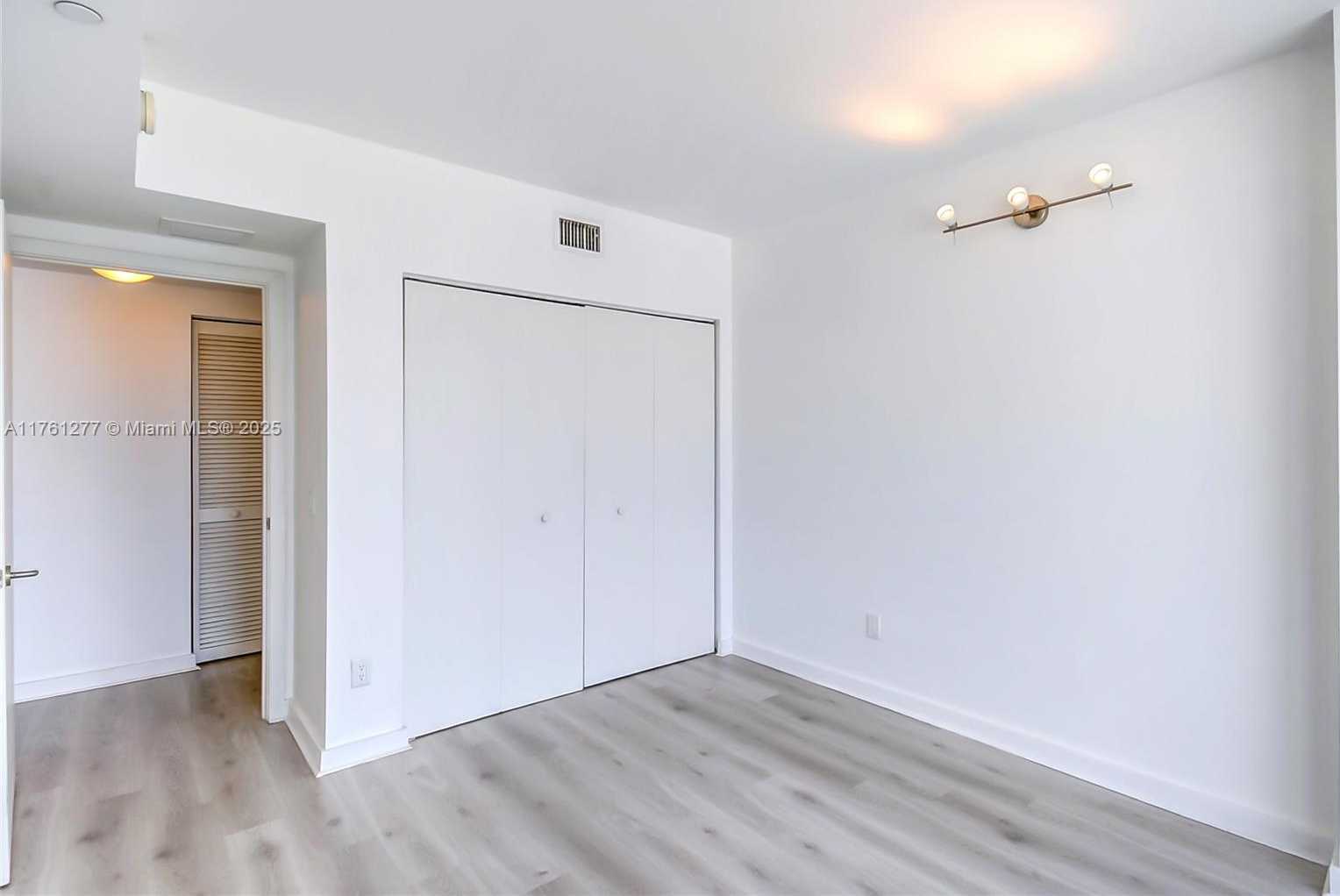 Small Image of 4250 BISCAYNE BLVD #918, Miami Number 25