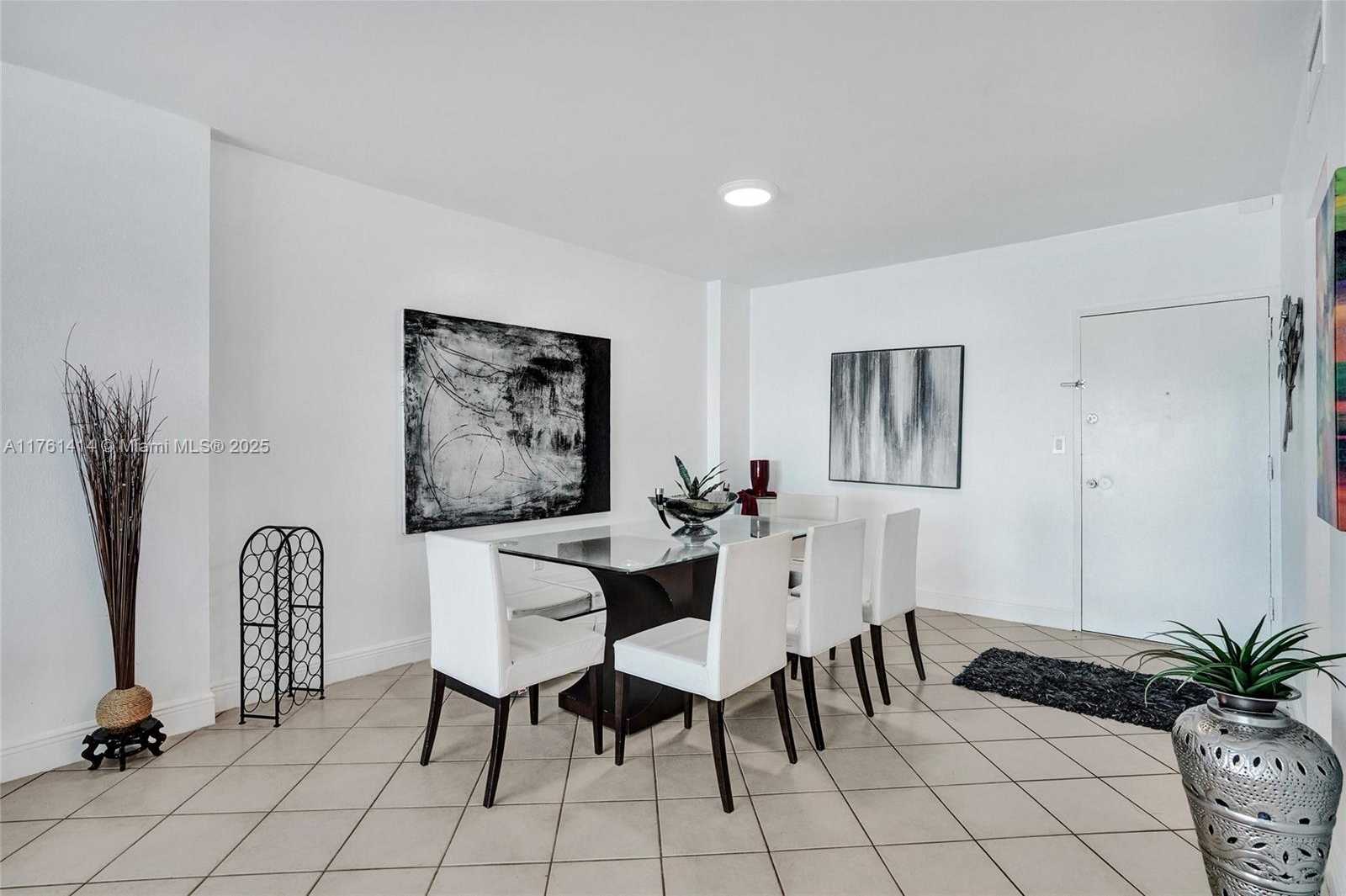 Small Image of 500 BAYVIEW DR #826, Sunny Isles Beach Number 10