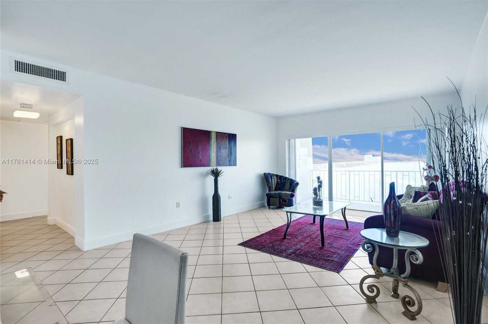Small Image of 500 BAYVIEW DR #826, Sunny Isles Beach Number 12