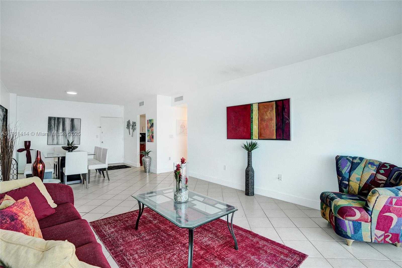 Small Image of 500 BAYVIEW DR #826, Sunny Isles Beach Number 15