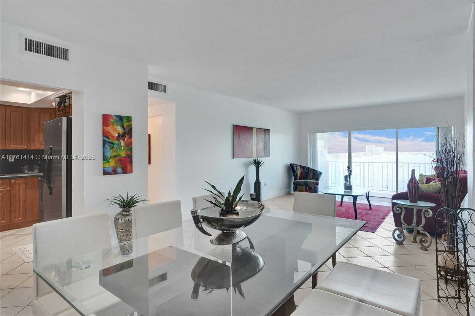 Small Image of 500 BAYVIEW DR #826, Sunny Isles Beach Number 9