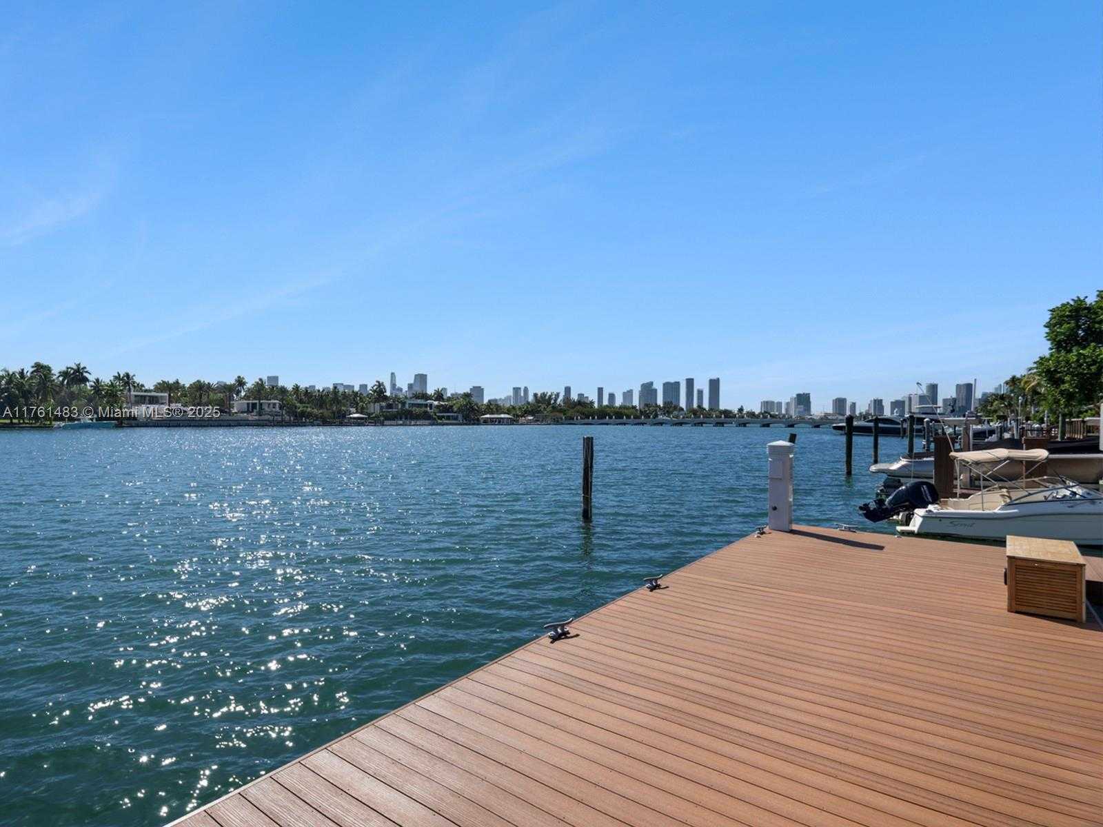 Small Image of 94 SOUTH HIBISCUS DR, Miami Beach Number 10