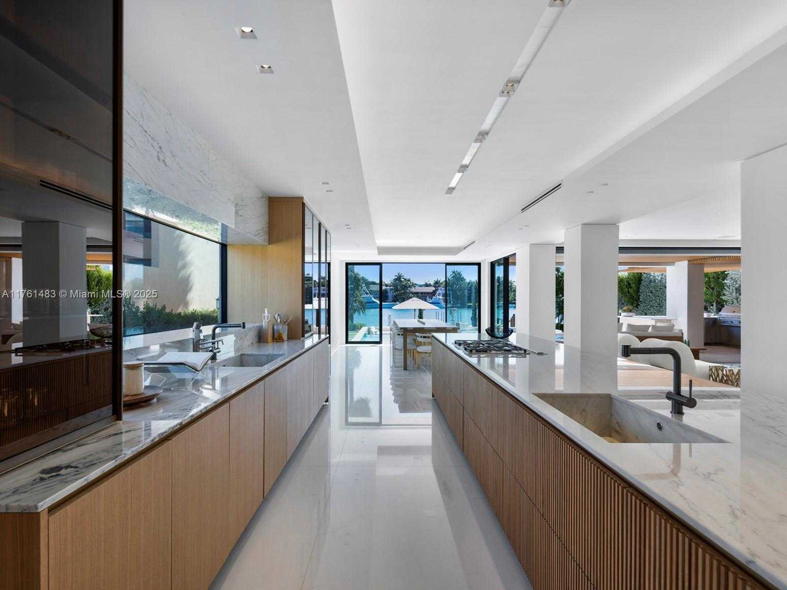 Small Image of 94 SOUTH HIBISCUS DR, Miami Beach Number 11