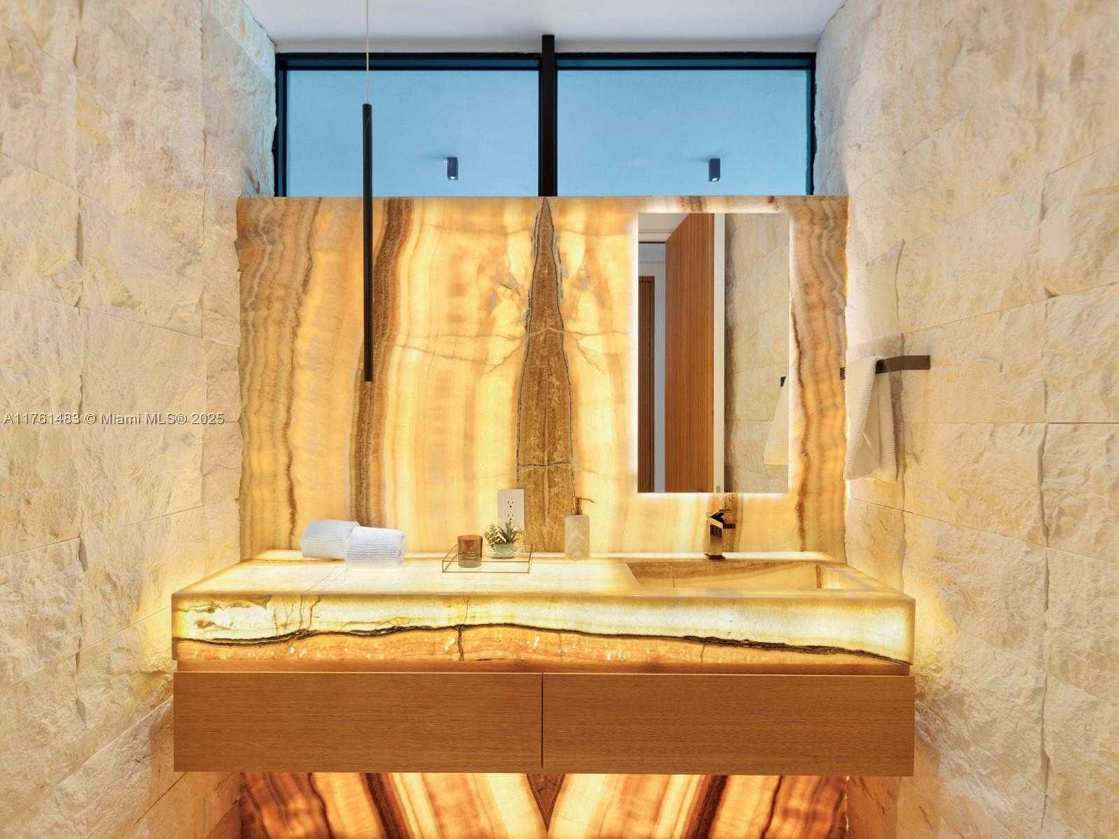 Small Image of 94 SOUTH HIBISCUS DR, Miami Beach Number 13