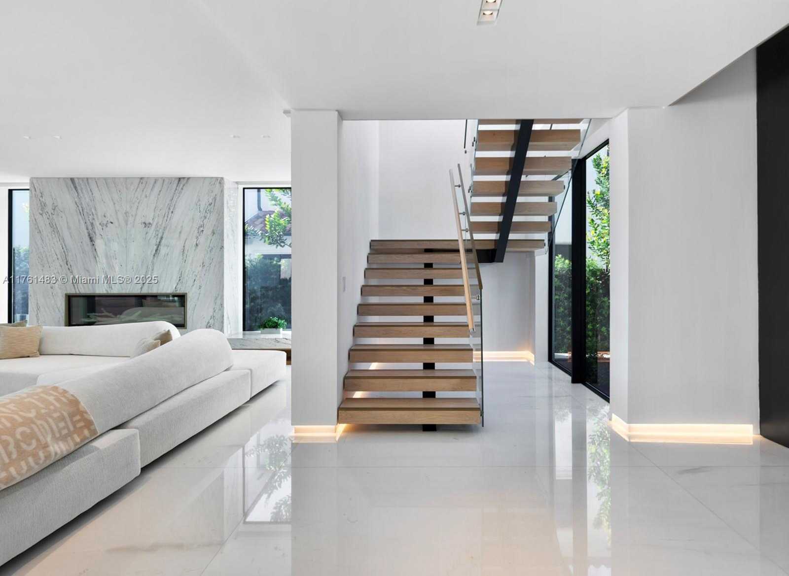 Small Image of 94 SOUTH HIBISCUS DR, Miami Beach Number 14