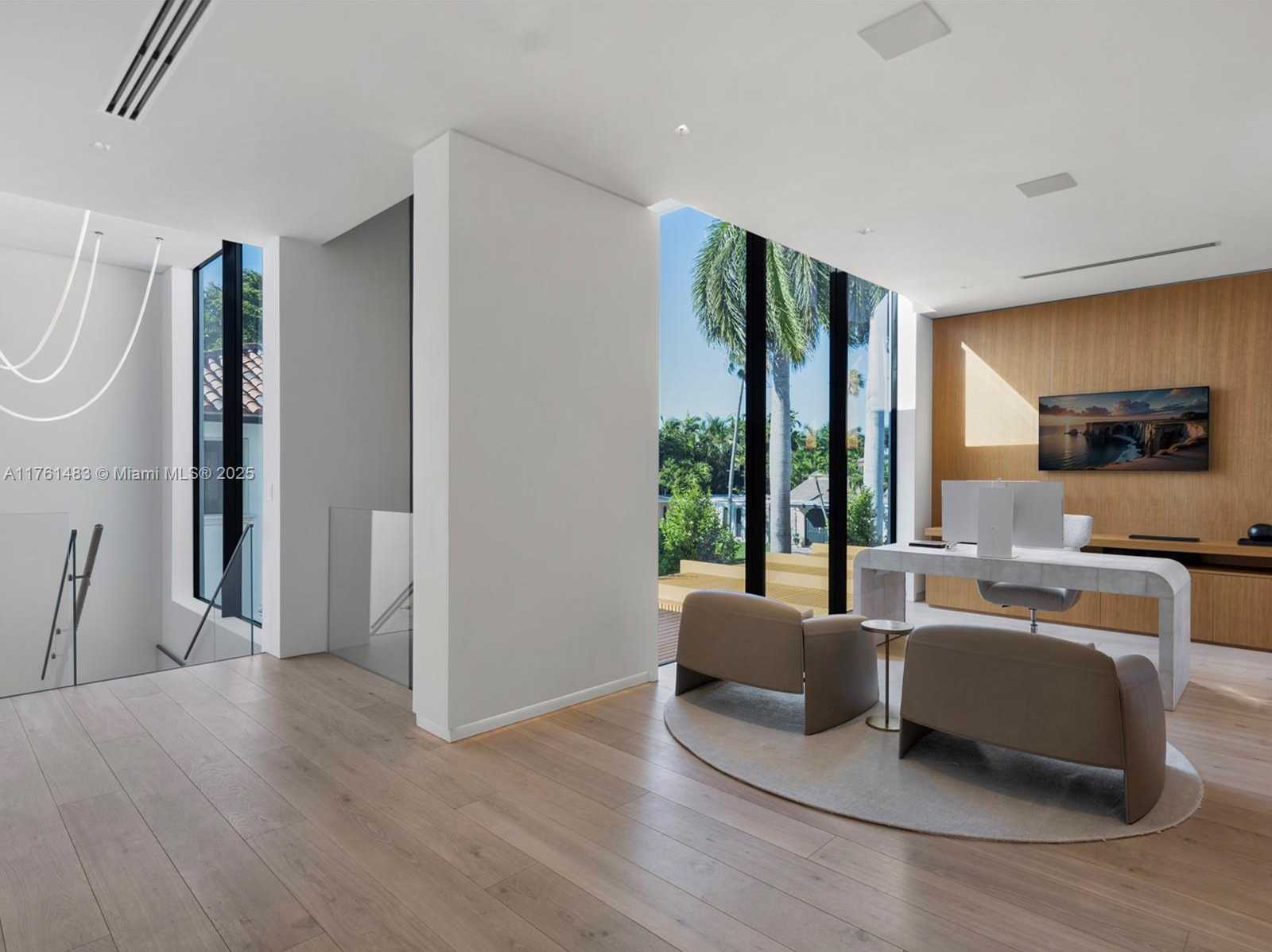Small Image of 94 SOUTH HIBISCUS DR, Miami Beach Number 15