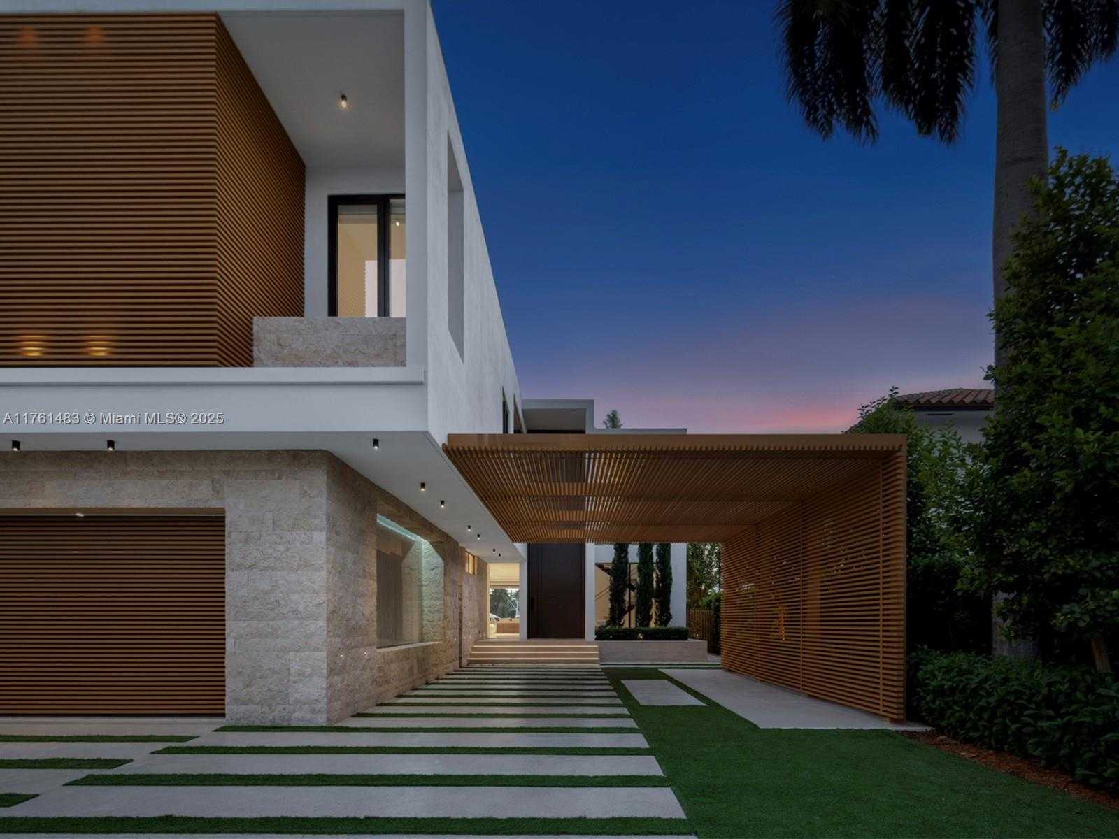 Small Image of 94 SOUTH HIBISCUS DR, Miami Beach Number 2