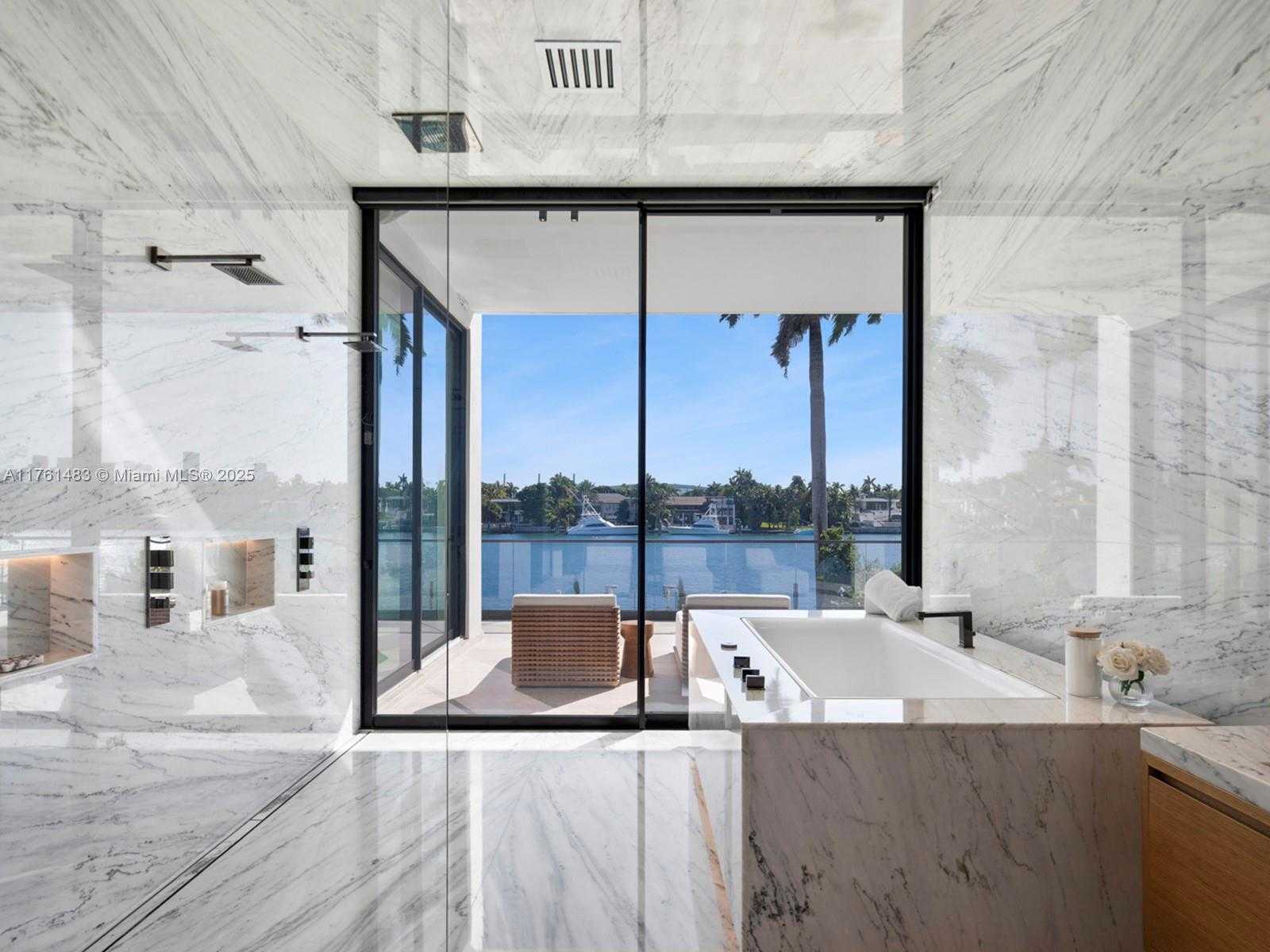 Small Image of 94 SOUTH HIBISCUS DR, Miami Beach Number 24