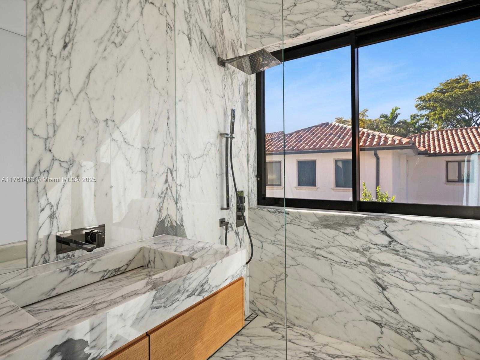 Small Image of 94 SOUTH HIBISCUS DR, Miami Beach Number 32