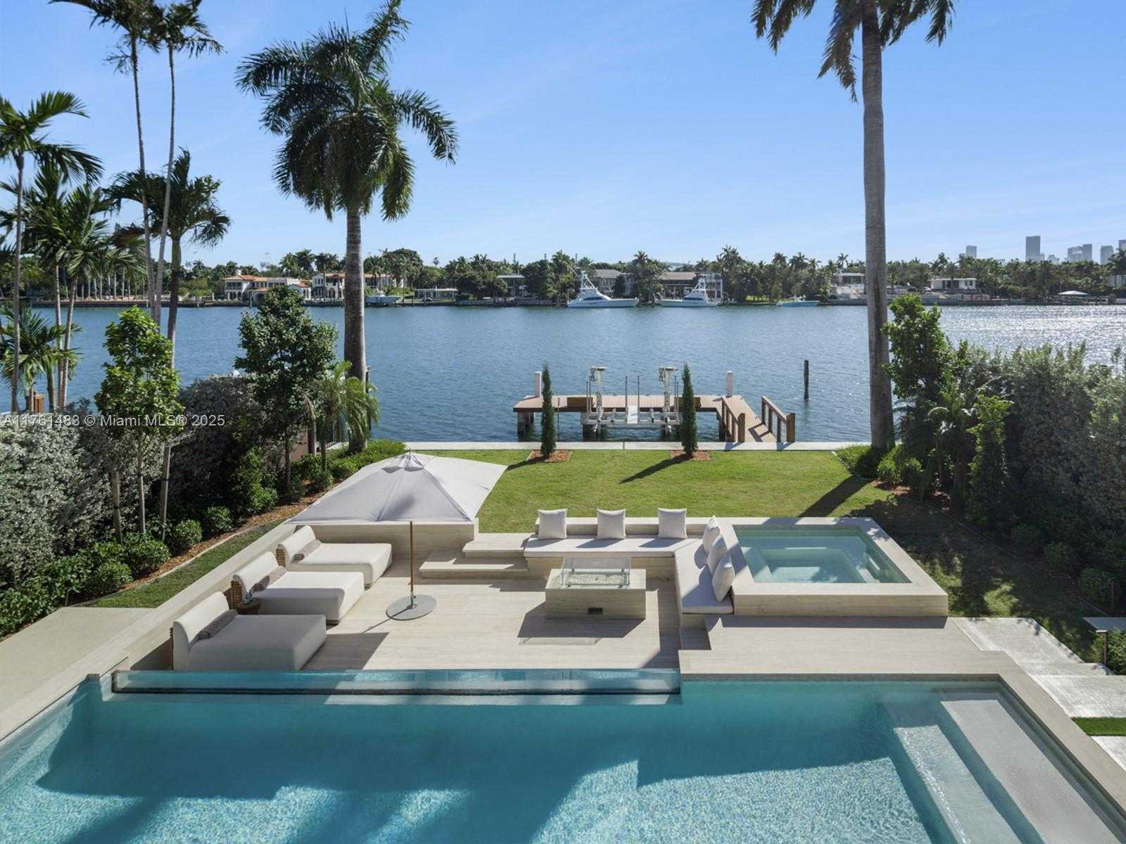 Small Image of 94 SOUTH HIBISCUS DR, Miami Beach Number 4