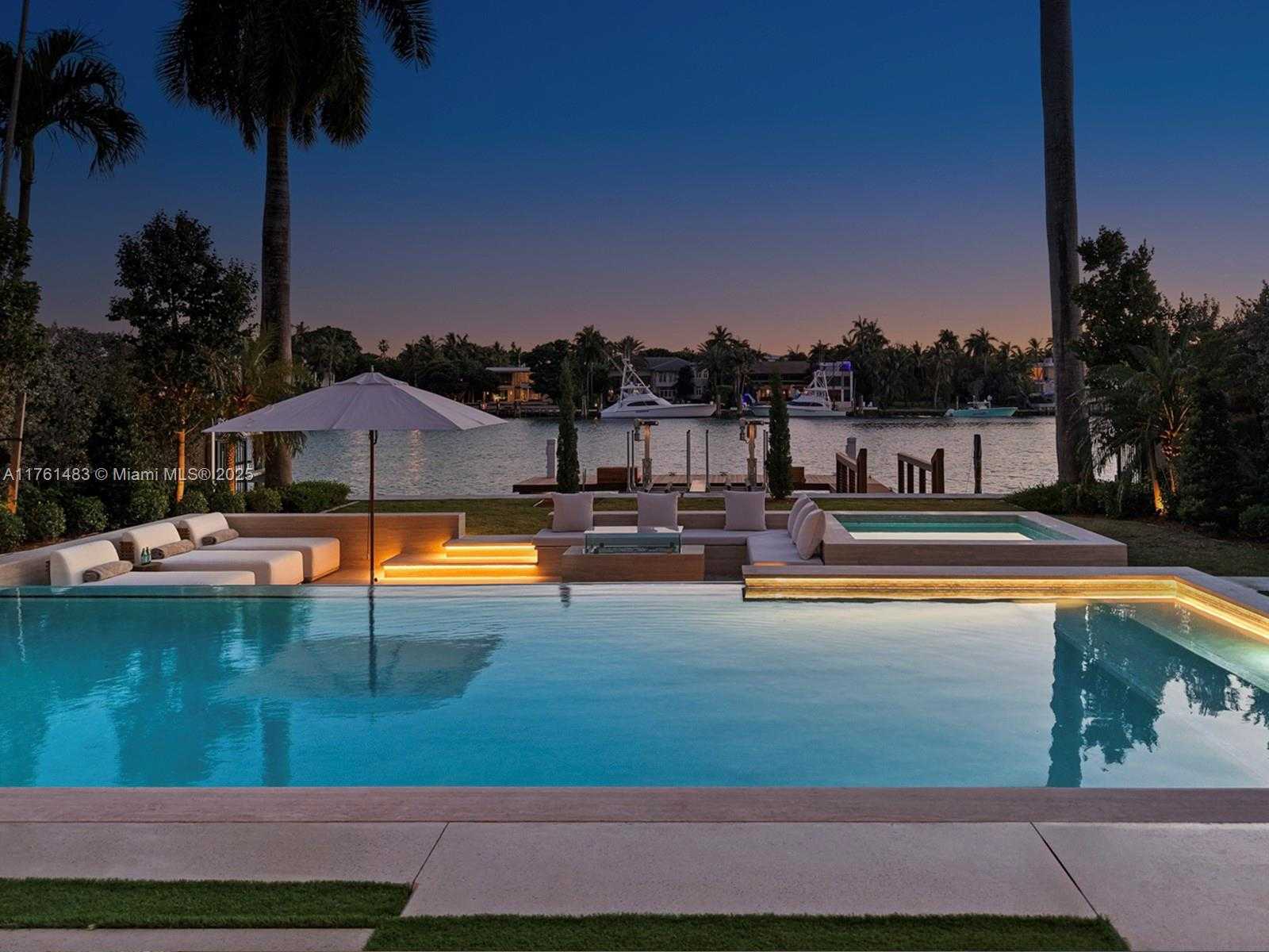 Small Image of 94 SOUTH HIBISCUS DR, Miami Beach Number 45