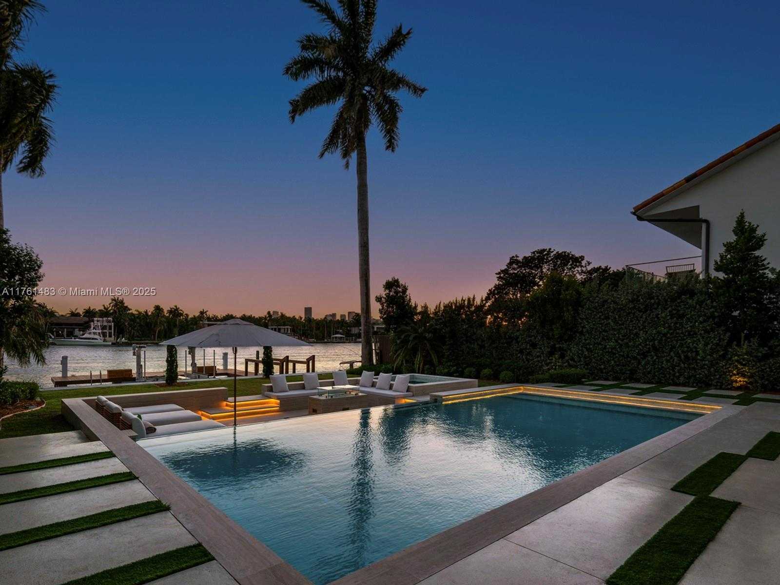 Small Image of 94 SOUTH HIBISCUS DR, Miami Beach Number 46