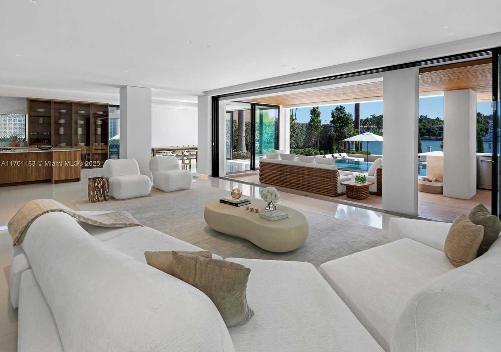 Small Image of 94 SOUTH HIBISCUS DR, Miami Beach Number 6