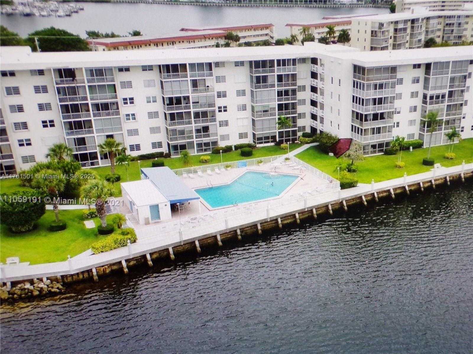 Small Image of 3010 MARCOS DR #R412, Aventura Number 11