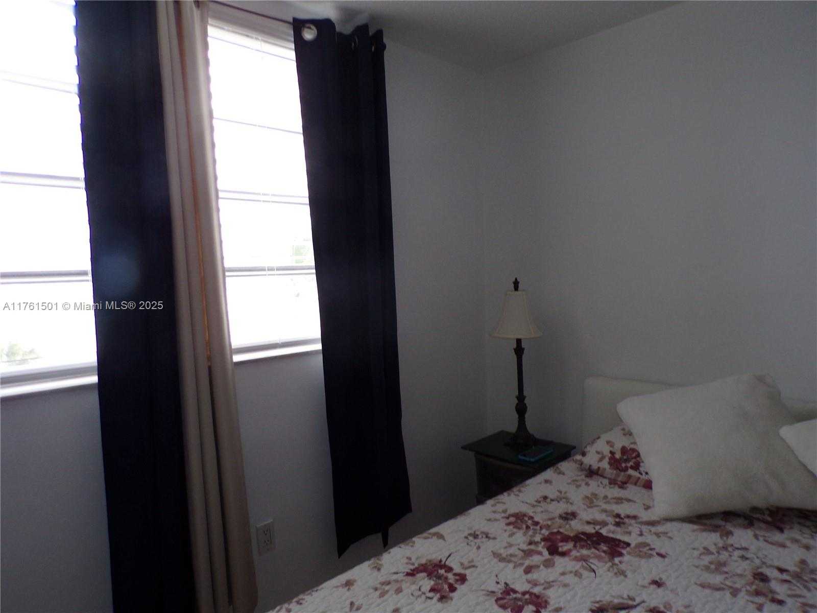 Small Image of 3010 MARCOS DR #R412, Aventura Number 17