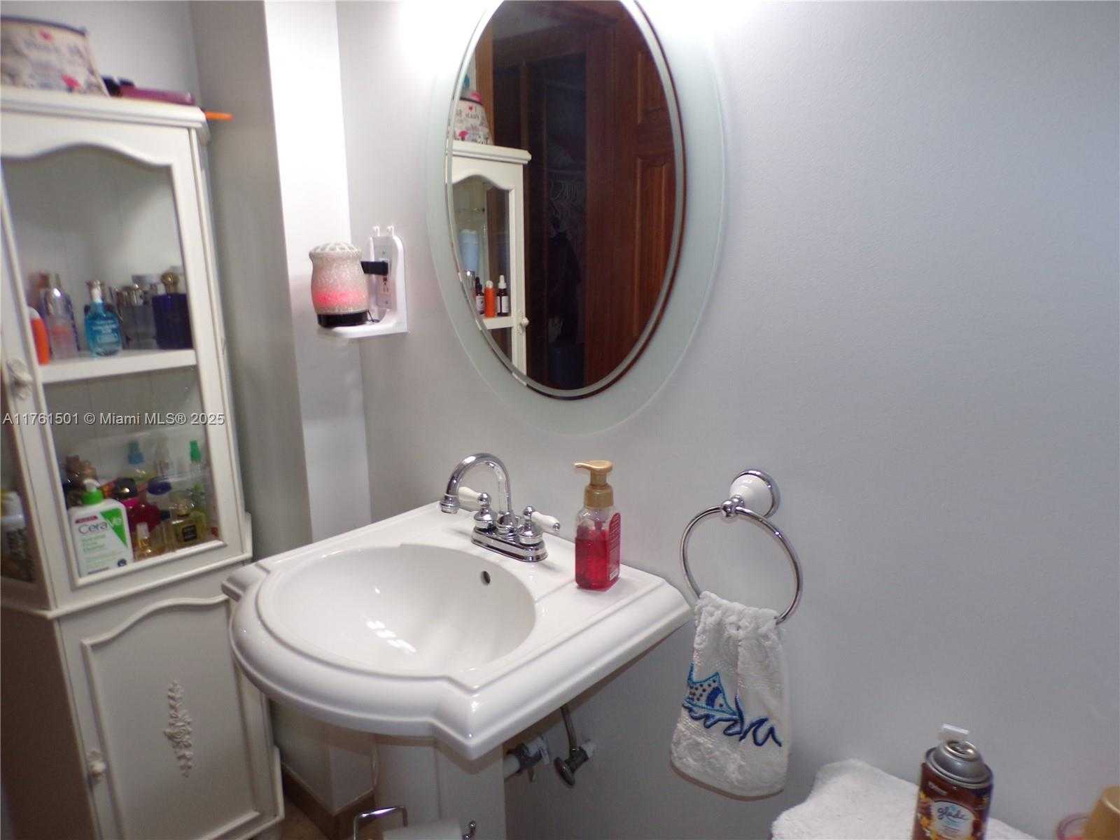 Small Image of 3010 MARCOS DR #R412, Aventura Number 19