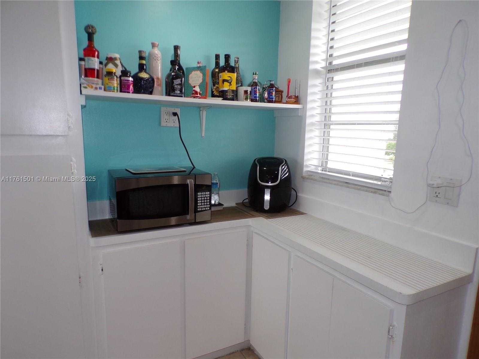 Small Image of 3010 MARCOS DR #R412, Aventura Number 23