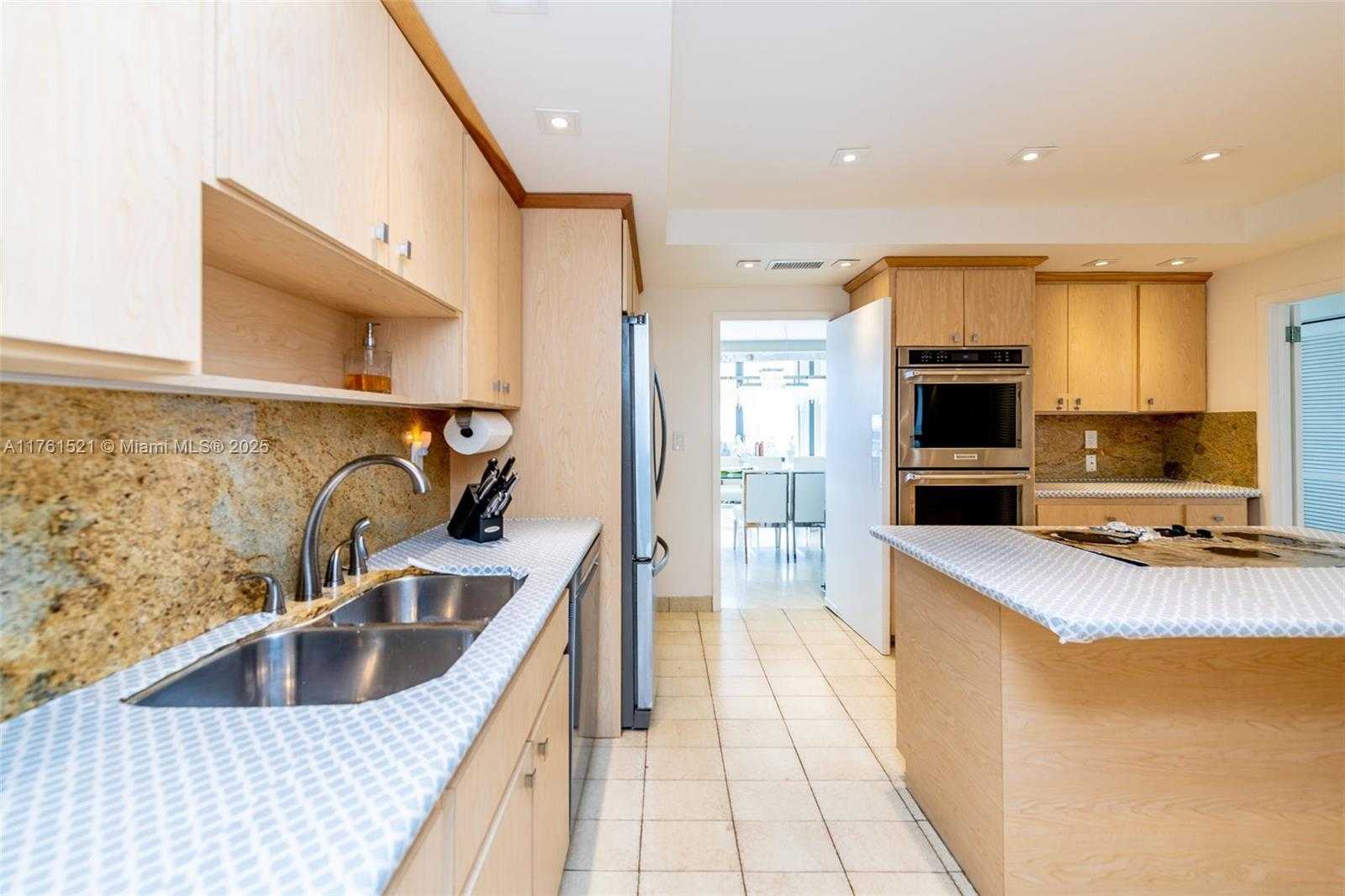 Small Image of 10155 COLLINS AVE #1009, Bal Harbour Number 47
