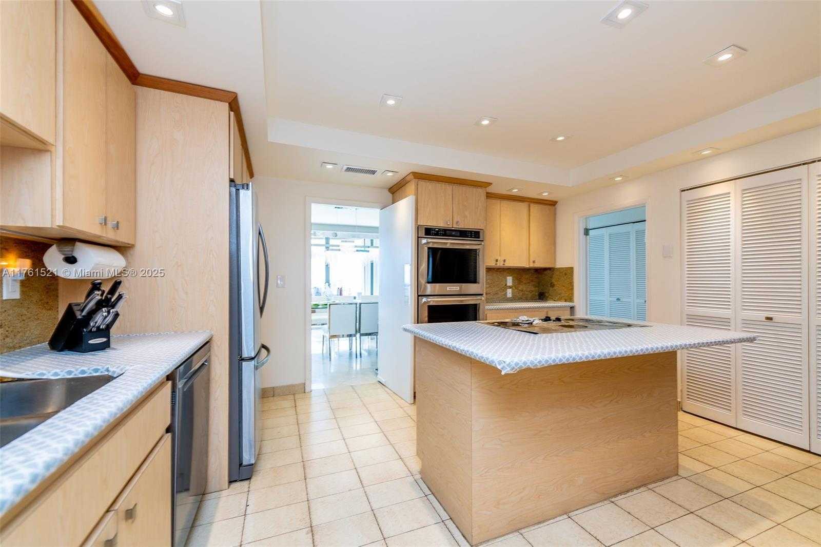 Small Image of 10155 COLLINS AVE #1009, Bal Harbour Number 48