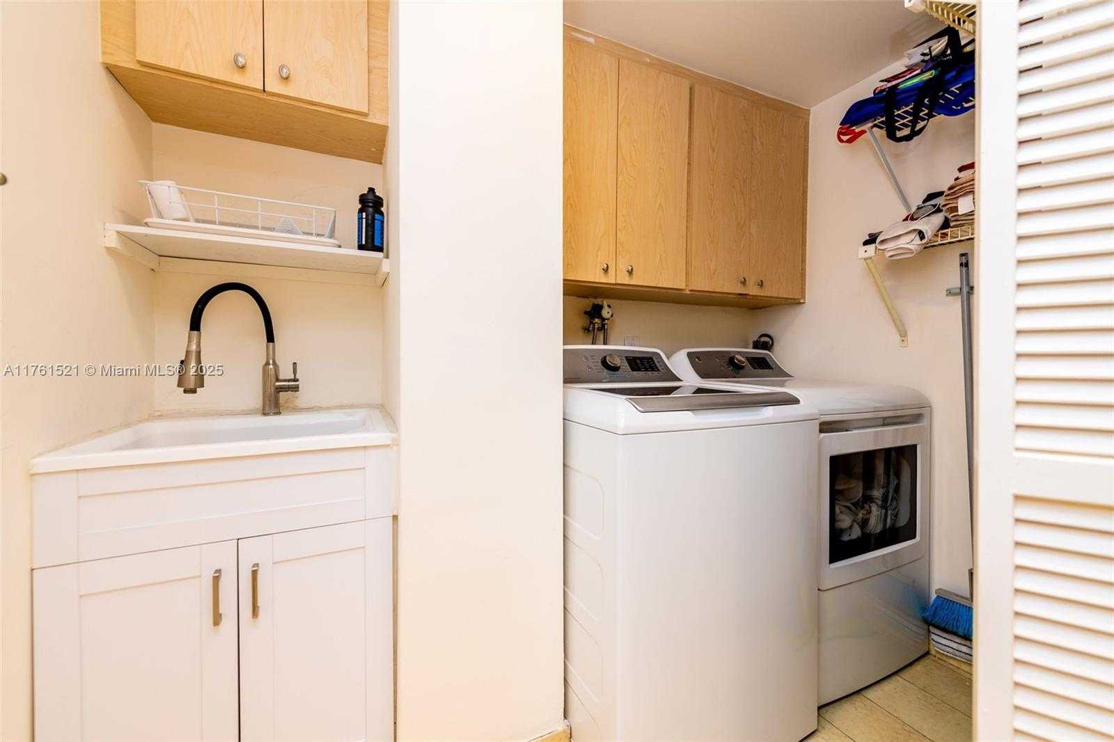 Small Image of 10155 COLLINS AVE #1009, Bal Harbour Number 70