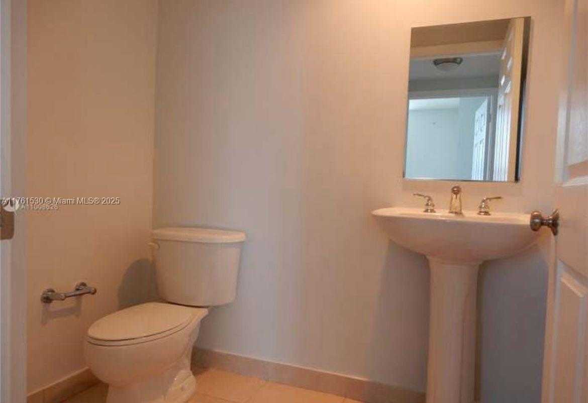 Small Image of 2000 NORTH BAYSHORE DR #1207, Miami Number 5