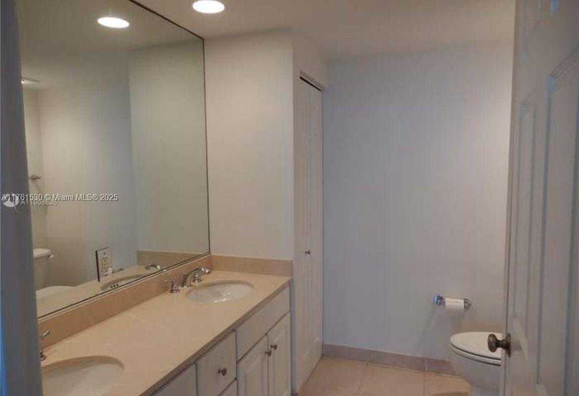 Small Image of 2000 NORTH BAYSHORE DR #1207, Miami Number 7