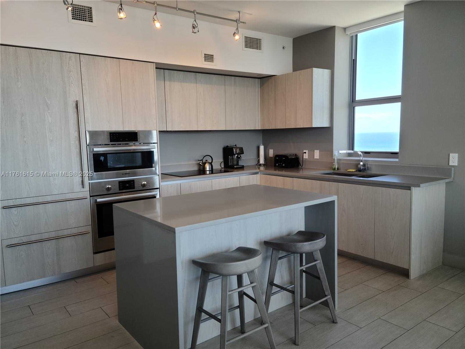 Small Image of 4010 SOUTH OCEAN DR #R3309, Hollywood Number 4