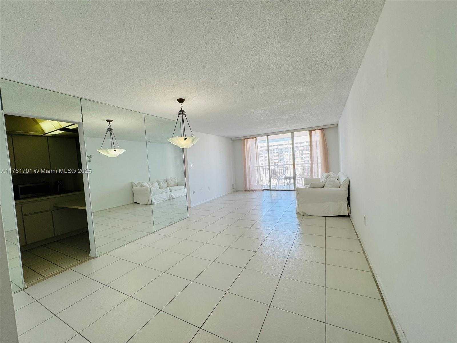 Small Image of 18071 BISCAYNE BLVD #1802, Aventura Number 5