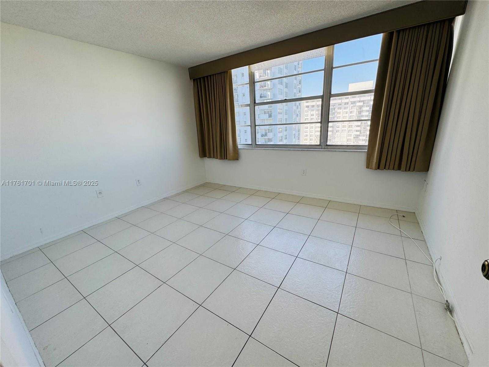 Small Image of 18071 BISCAYNE BLVD #1802, Aventura Number 9