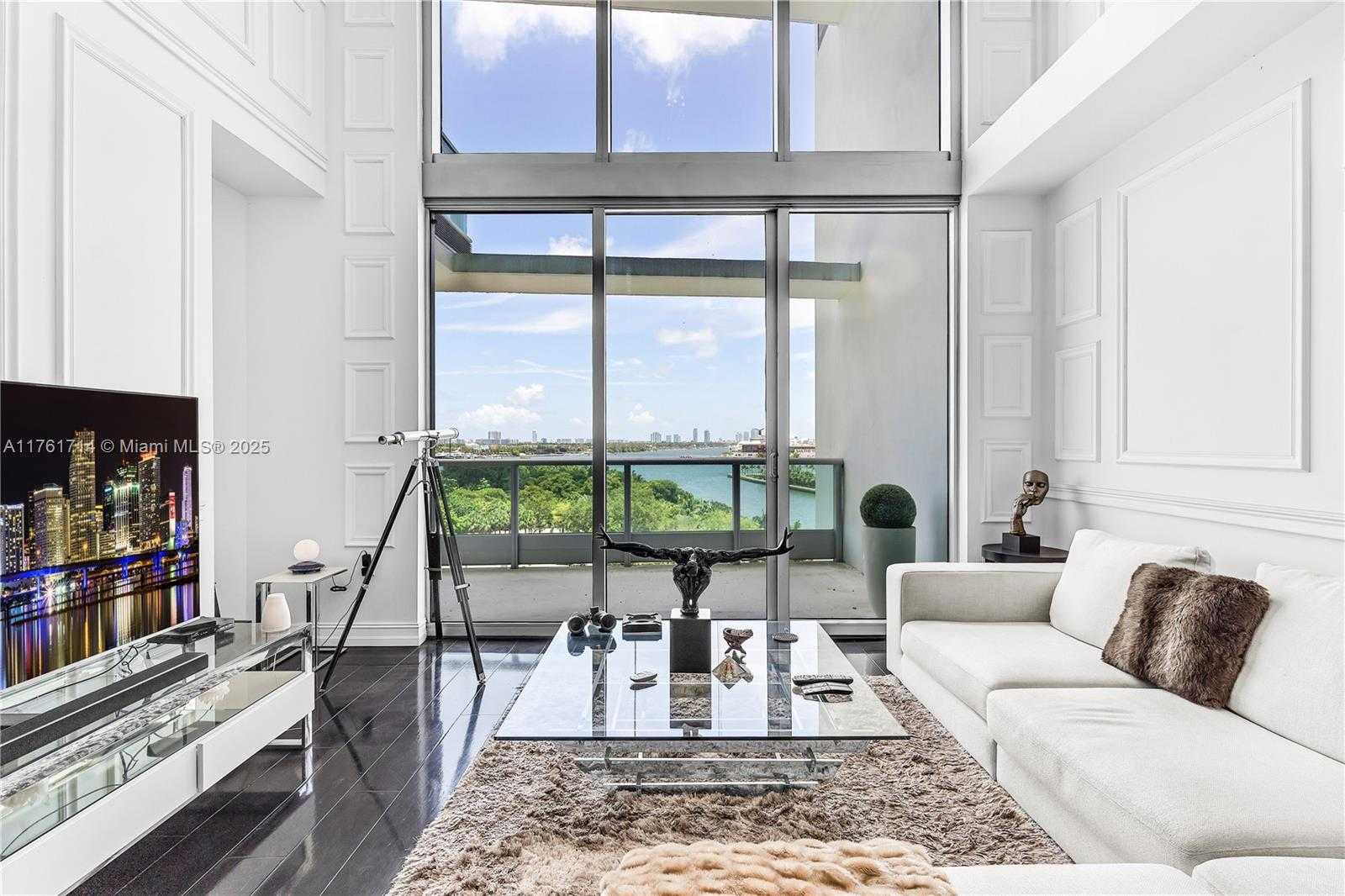 Small Image of 900 BISCAYNE BLVD #909, Miami Number 10